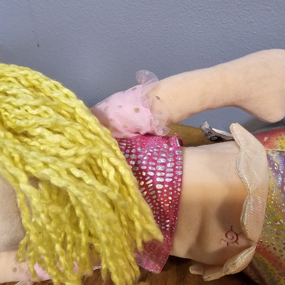 Jellycat London Blonde Coral Mermaid 25" Plush - Picture 4 of 7